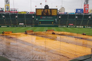 【画像】甲子園球場に降雨時に敷くシート