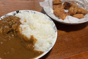 朝ごはんにカレー食べるやで！！！