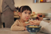 親「大盛りラーメンを頼んで子供と分けようとしたら一人一杯頼んでと言われました。子供が頼む必要？」