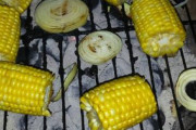 【画像】心霊スポットでBBQしたら”明らかにおかしなモノ”が写ってしまった…