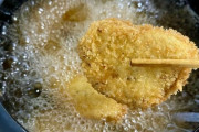 カツ「肉切って小麦粉卵パン粉つけます、揚げます」←これだけなのに一人暮らしのみんながやらない理由