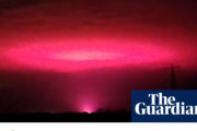 【閃光】オーストラリア上空に謎のピンク色の光…地元住民「世界の終わり？宇宙人の侵略か？」