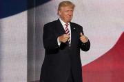 トランプ氏が旅行業界幹部と会談、外国人旅行者数の回復策協議