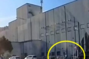 【衝撃】歩く人が(((ﾟДﾟ)))イオンモール爆発を近距離から撮影した動画が公開される。