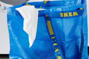 【マジ注意】イケアの青いビニールバッグ、日本で外で持ち歩いても普通だけど、本場欧州でやると◯◯◯◯認定される模様…