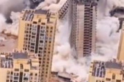 海外「中国不動産危機。未完成の高層ビルを大量解体する中国」