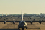 米空軍、C-130シリーズのうち旧型45機を退役させて総数を255機に…92機にアップグレード改修！