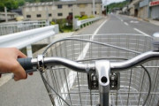 【悲報】ツイッター女さん「いい歳して自転車乗ってる男は無理。車買え！！」←コレｗｗｗｗ