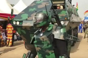 ガーナ軍が「アイアンマン・スーツ」兵士を初公開…未来の戦闘服×AI兵器が現実化！