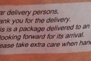 外国人「日本よ！これじゃ俺たちの印象が悪くなっちまう！」日本人による配達員へのとある行為に海外が驚き！