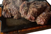【画像】ステーキ食べ放題、どのくらい食べられる？