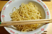 【悲報】ペペロンチーノ作ったんだけど焼きそばに見えるんやが・・・（画像あり）