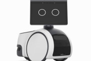 Amazonが家庭用ロボット「Astro」を発表、部屋の中を動き回って見守り、潜望鏡カメラも…価格は約999ドル！