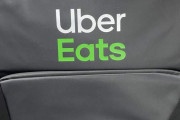 【画像】ウーバー配達員さん、新料金になり報酬が4円