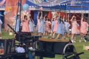 日向坂46「キツネ」MV撮影のオフショットが公開！