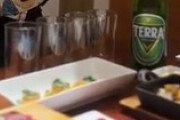 韓国のお酒の注ぎ方に世界が騒然！←「センスがある」（海外の反応）