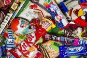 上司「チョコレート菓子買ってこい」彡(ﾟ)(ﾟ)「おかのした」