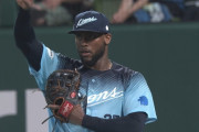 【動画】西武カナリオ、倒れ込みながら爆肩送球ｗｗｗｗ