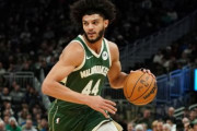 【NBA】バックス、11年連続でドラフト指名選手と契約延長せず…