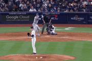 【GIF】韓国人「大谷が肩の負傷後初中前ヒット！」→「それでも大谷はジャッジよりマシだな」　韓国の反応