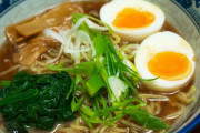 J( 'ｰ`)し「ラーメンできたわよー」←こいつが麺の上に乗せがちなもの