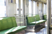 電車「外寒かったやろ？暖房ガンガンに効かせとくわ！」