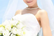 義弟が一卵性双子の姉の方と結婚したが、結婚式で姉が妹と入れ替わるというサプライズを決行してそのまま妹の方が嫁になってしまった。