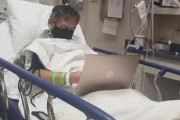 死の間際まで生徒たちのテストの採点をしていた教師、緊急治療室にノートパソコンを持ち込み作業