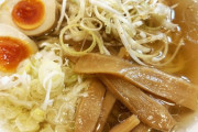ラーメンにメンマ乗ってることってあるやん