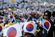 海外の反応「韓国は世界で最も腐敗している国、韓国の汚職は伝説的、韓国の法務大臣の汚職での辞任が話題に」