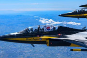 韓国空軍の特殊飛行チーム「ブラックイーグルス」、世界最大の英エアショーRIATで最優秀賞と人気賞を受賞！