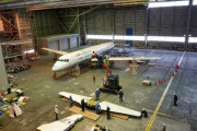 戦後初の国産旅客機YS-11、解体作業を公開…羽田空港から茨城テーマパークに引っ越し！