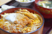 イギリス人「日本のカツ丼の半熟卵無理！イギリスでは食べられないから！」