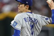 【悲報】米メディア「佐々木はドジャースで明らかに異質な存在。新たな武器以外で解決策はない」