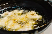 油で揚げる料理で、なんか面白い美味いほっぺた落ちるやつない？【飛びすぎ】