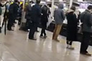 【画像】 中央･総武線 秋葉原駅で人身事故 「目の前で」「人が死んでる・・」 緊急車両集結で騒然