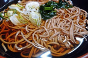 ラーメン、パスタ、ちゃんぽん、うどんは全国チェーンで流行ったのに蕎麦チェーンだけ流行らない理由