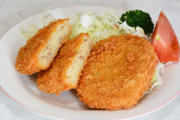 会社の前の定食屋に週5で通ってたらコロッケ2つ（180円）が永久無料になったんやけど