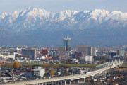 正月早々突然ですが…富山市街地のごく普通の風景をご覧下さい