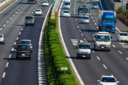 高速道路走る奴って完全に「馬鹿」だよなｗｗｗｗｗｗｗ