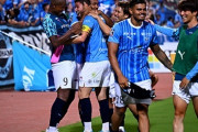 J2首位・横浜FC、ガブリエウ決勝弾で甲府下し3連勝！3位長崎はいわきに勝利し8試合ぶり白星！2位清水は山口に4-1大勝　J2第31節（関連まとめ）