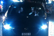 【悲報】ローマ教皇、このマツダ車の後部座席に乗って移動なされる…