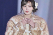 櫻坂46田村保乃、ふわふわファーコート×ミニ丈スカート 冬のフェミニンコーデで観客魅了【ガルアワ2026A/W】