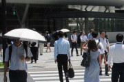 メンズ日傘「周りの目より実用性」　猛暑で“市民権”　売り上げ急増