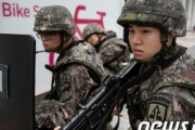 韓国軍、人口減で兵役先細り…「常備軍50万人の目標」を削除 [7/24]