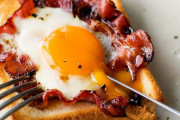 トーストにベーコン目玉焼き←これ