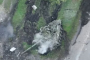 ロシア軍の第三世代主力戦車「T-90A」…またまた撃破！