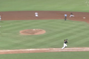 広島・フランスア、一塁へものすごい送球
