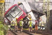 【神奈川】京急線、踏切でトラックと接触して炎上 上下線で運転見合わせ(動画あり)