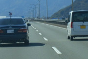 軽自動車が高速で右車線走ってると煽ってしまう病がｗｗｗ